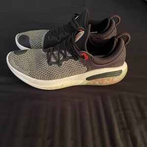 Men’s Nike Joyride Tennis Shoes